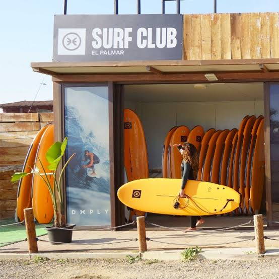 Marea Llena Surf Club